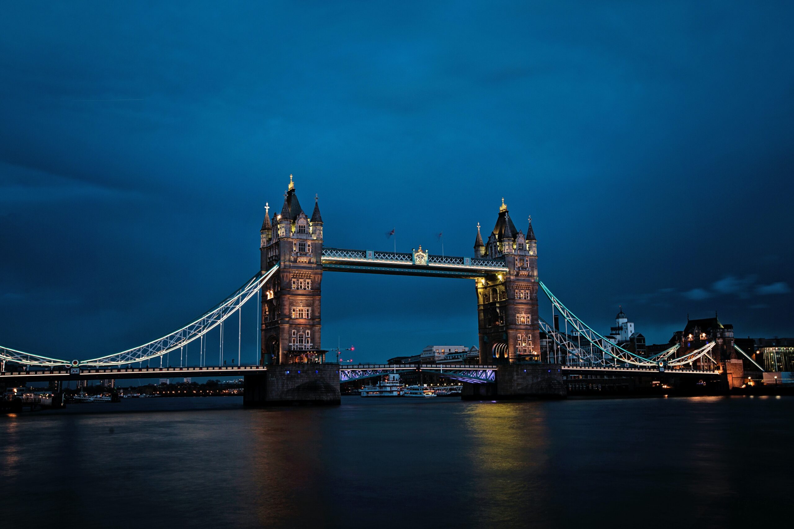 Thames party cruise