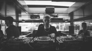 Day party on Thames Party Boat