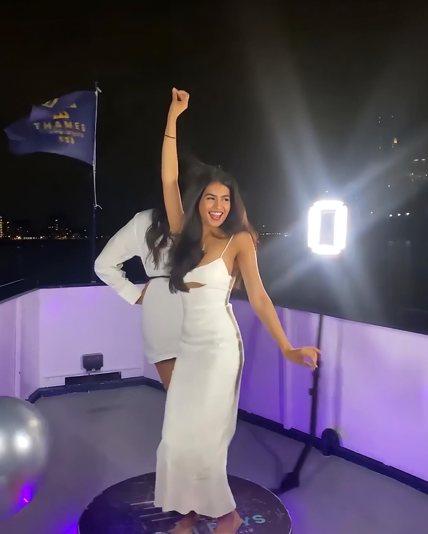 Night boat rides- Thames Party Boats